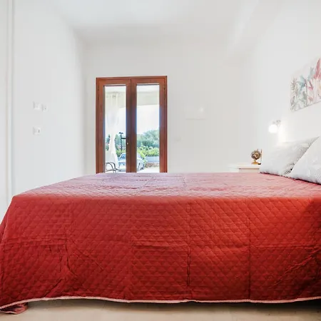 Ambra Holiday Rooms - Rooms & Beach-2